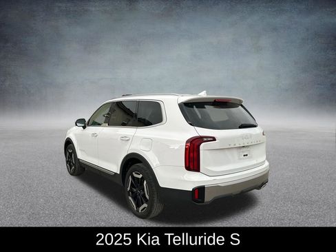 Used 2025 Kia Telluride S FWD image 3