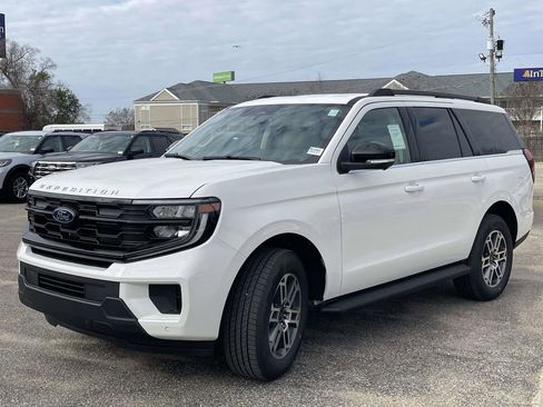 New 2026 Ford Expedition Active RWD image 7