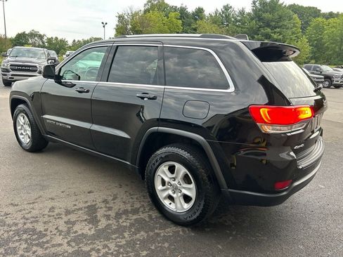 Used 2017 Jeep Grand Cherokee Laredo w/ Quick Order Package 23E AWD/4WD image 4