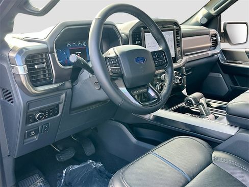 Used 2025 Ford F150 Platinum image 9