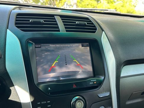 Used 2012 Ford Explorer XLT FWD image 24