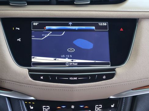 Used 2017 Cadillac XT5 Platinum w/ Driver Assist Package AWD/4WD image 15