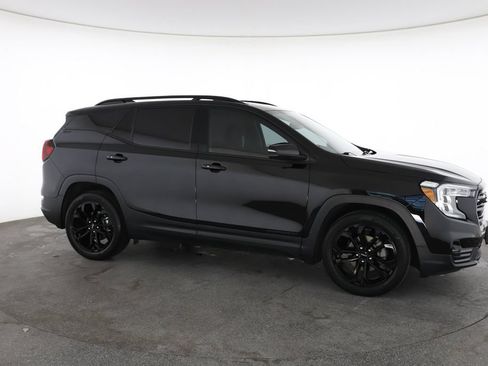 Used 2022 GMC Terrain SLT w/ Elevation Edition FWD image 15