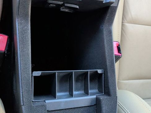 Used 2016 Ford Explorer XLT w/ Equipment Group 202A image 27