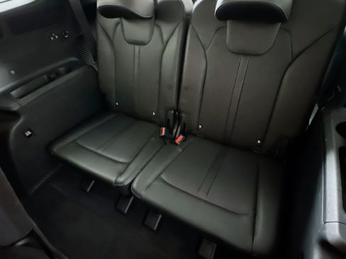 Used 2024 Kia Sorento S image 29