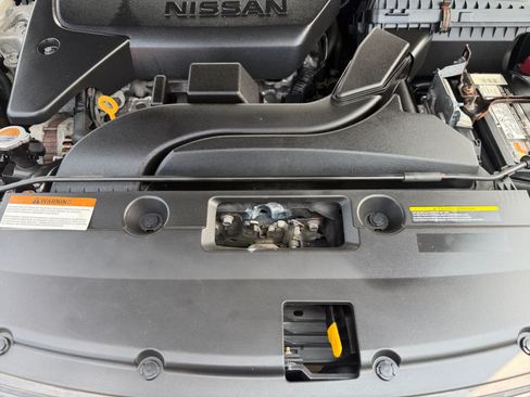 Used 2017 Nissan Altima 2.5 SR w/ Midnight Edition Package FWD image 8