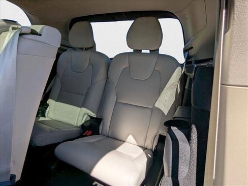 New 2026 Volvo XC90 B6 Ultra image 17