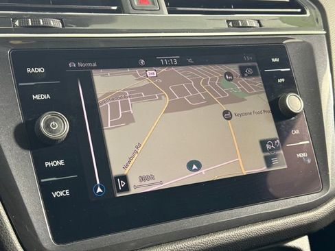 Used 2022 Volkswagen Tiguan SEL R-Line image 29