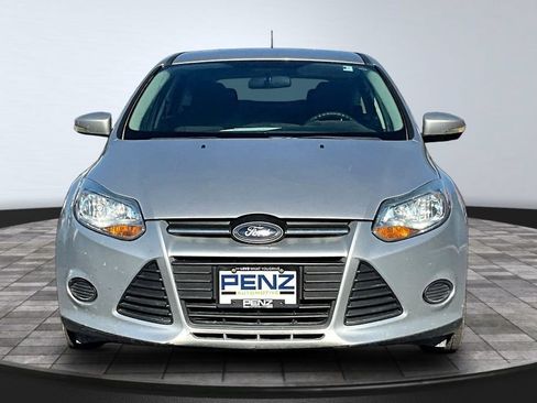 Used 2014 Ford Focus SE FWD image 2