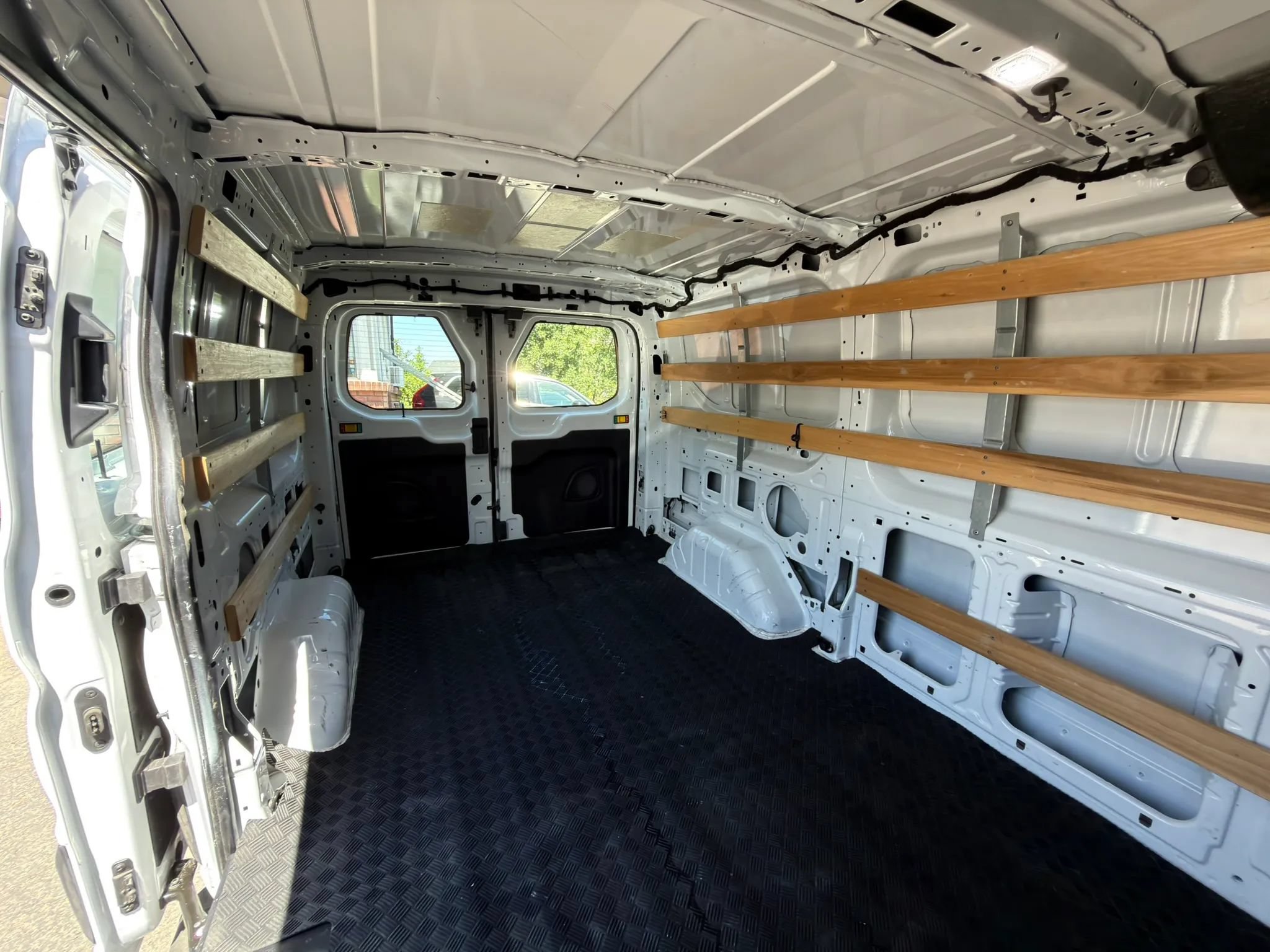 Used 2024 Ford Transit 250 Low Roof w/ Exterior Upgrade Package RWD image 14