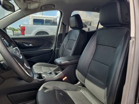 Used 2024 GMC Terrain SLT FWD image 12