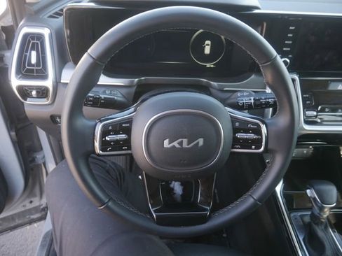 Used 2023 Kia Sorento SX image 28