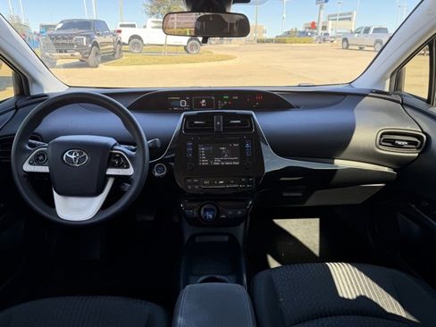 Used 2018 Toyota Prius Four image 20