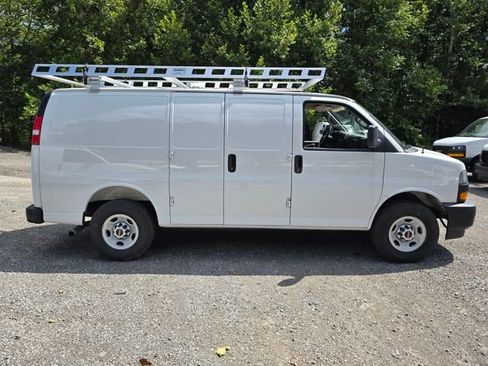New 2025 GMC Savana 2500 Work Van w/ Driver Convenience Package image 26