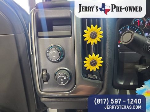 Used 2018 Chevrolet Silverado 1500 LT w/ Texas Edition AWD/4WD image 13