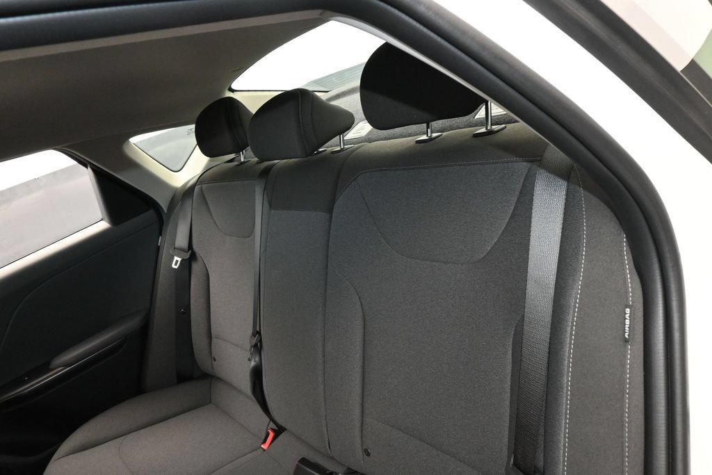 Used 2026 Kia K4 FWD image 32