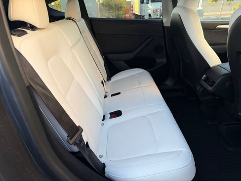 Used 2023 Tesla Model Y 2WD image 29