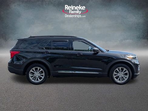 Used 2023 Ford Explorer XLT w/ Equipment Group 202A AWD/4WD image 4