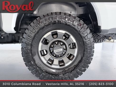 Used 2024 Ford F250 Lariat w/ Tremor Off-Road Package AWD/4WD image 9