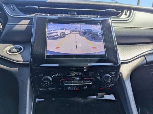 Used 2023 Jeep Grand Cherokee Altitude image 31