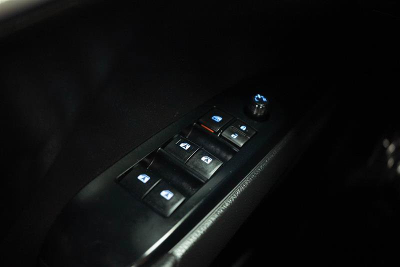 Used 2020 Toyota Camry SE w/ Carpet Mat Package FWD image 27