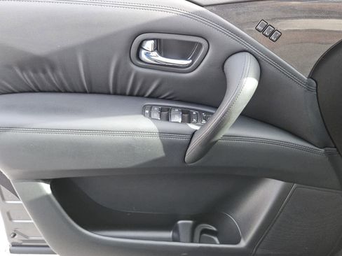 Used 2024 Nissan Armada SL w/ Midnight Edition Package image 16