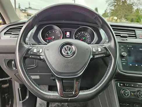 Used 2019 Volkswagen Tiguan SE w/ Panoramic Sunroof Package AWD/4WD image 24