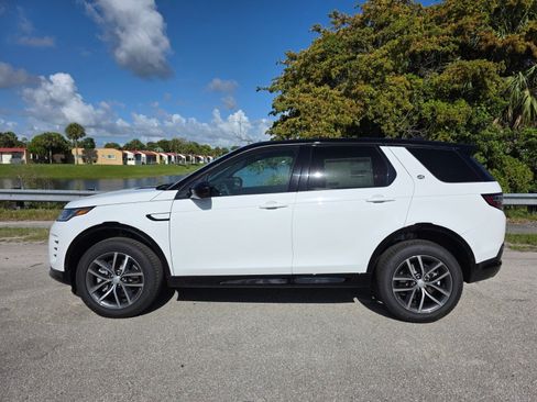 Used 2026 Land Rover Discovery Sport Landmark AWD/4WD image 7