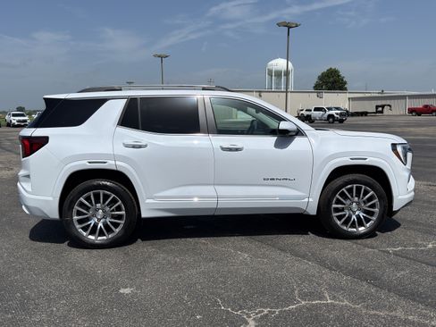 New 2027 GMC Terrain Denali w/ LPO, Floor Liner Package AWD/4WD image 4