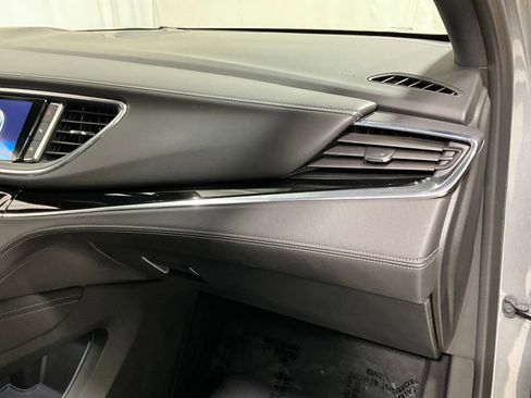 Used 2024 Buick Enclave Avenir w/ Avenir Technology Package AWD/4WD image 17