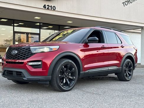 Used 2023 Ford Explorer ST-Line w/ Class IV Trailer Tow Package AWD/4WD image 3