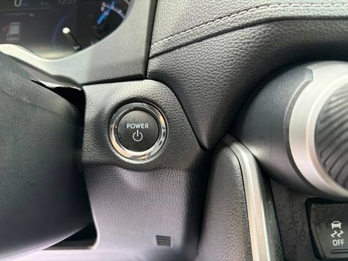 Used 2025 Toyota RAV4 XLE AWD/4WD image 26