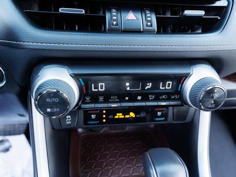 Used 2024 Toyota RAV4 Limited image 23