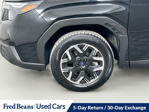 Used 2025 Subaru Forester Premium image 33