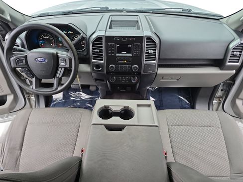 Used 2016 Ford F150 XLT image 9