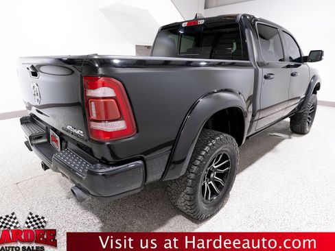 Used 2024 RAM 1500 Laramie AWD/4WD image 5