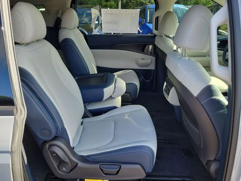 New 2026 Kia Carnival SX Prestige FWD image 12