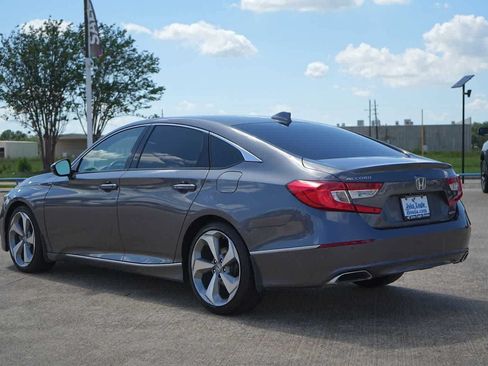 Used 2018 Honda Accord Touring image 4