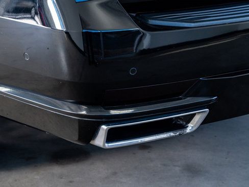 Used 2022 Cadillac Escalade Premium Luxury image 24