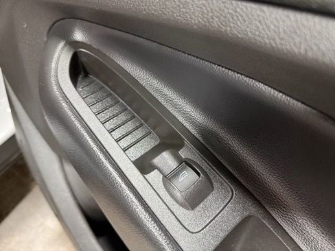 Used 2019 Ford Escape S image 24