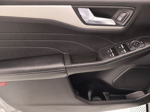 Used 2021 Ford Escape SE image 14