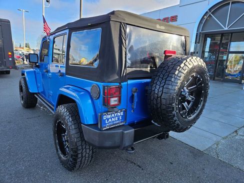 Used 2015 Jeep Wrangler Unlimited Sahara image 3