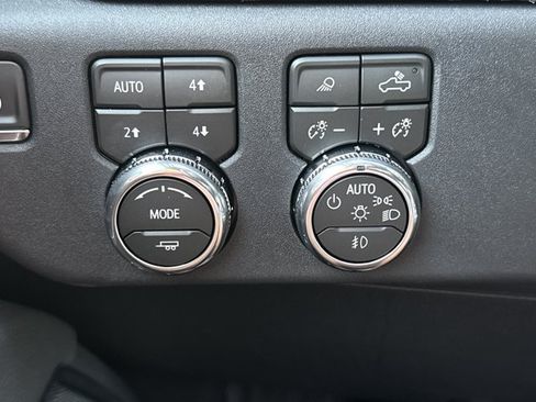 New 2026 GMC Sierra 1500 SLT AWD/4WD image 25