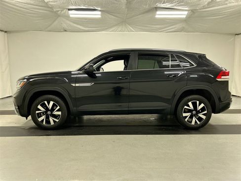 Used 2021 Volkswagen Atlas Cross Sport SE image 6