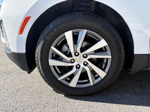 Used 2024 Chevrolet Equinox LT w/ LPO, Floor Liner Package image 9