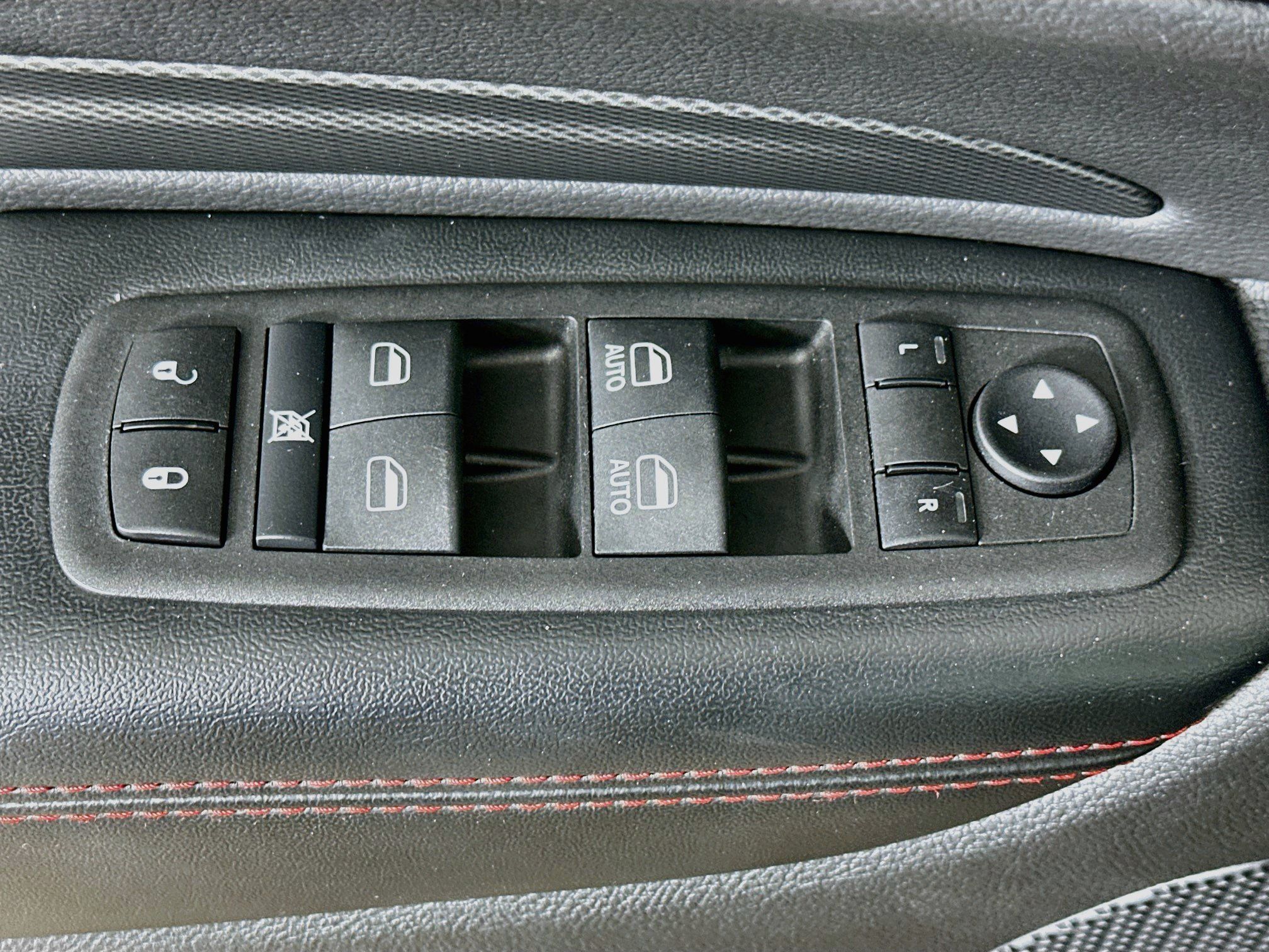 Used 2025 Dodge Durango GT RWD image 15