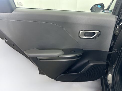 Used 2025 Kia K4 LXS image 25