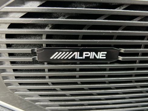Used 2025 Jeep Wagoneer 4WD w/ Premium Group I image 30