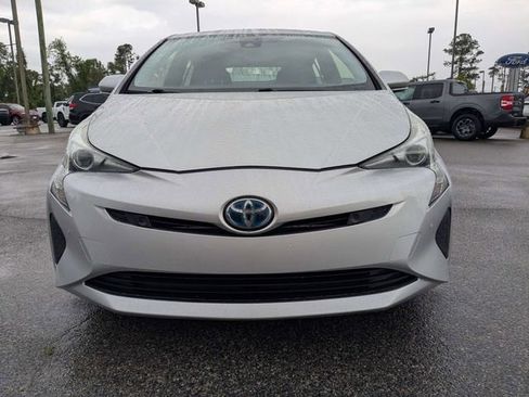 Used 2018 Toyota Prius Two w/ Prius Two Safety Plus Package FWD image 9
