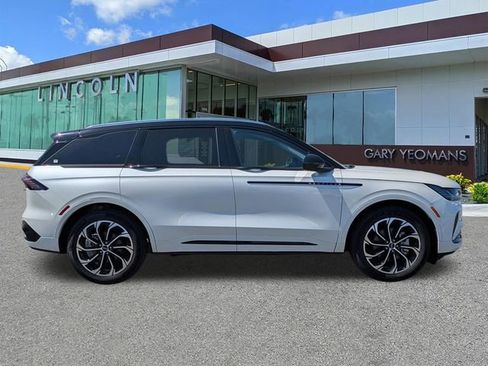 New 2026 Lincoln Nautilus Reserve AWD/4WD image 3